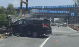 东湖车祸学生爆料新闻